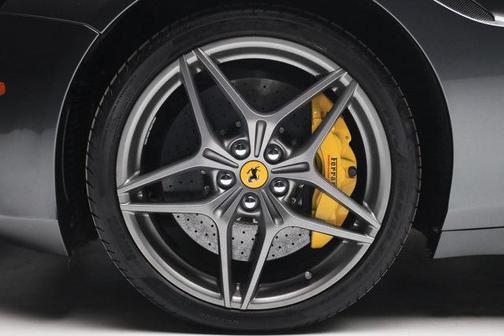 2016 Ferrari California T