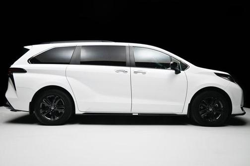 2024 Toyota Sienna XSE 7 Passenger