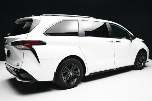 2024 Toyota Sienna XSE 7 Passenger