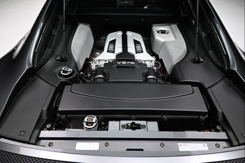Daytona Gray Pearl With Quartz Gray Sideblades 2010 Audi R8 4.2 quattro