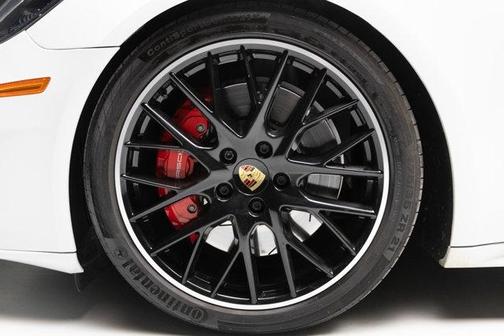 2020 Porsche Panamera GTS
