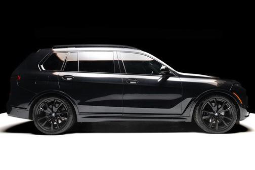 2024 BMW X7 M60i