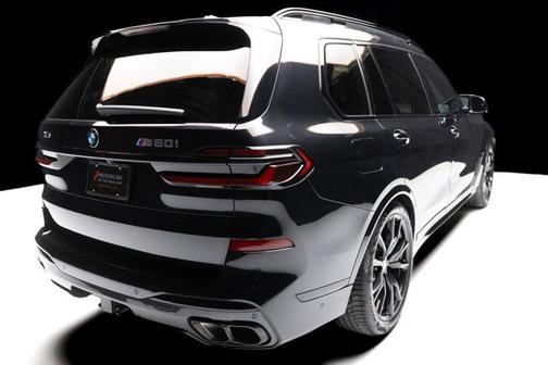 2024 BMW X7 M60i