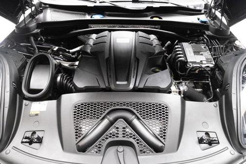2022 Porsche Macan S