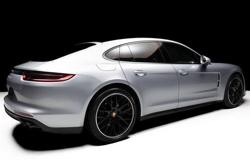 2020 Porsche Panamera 4