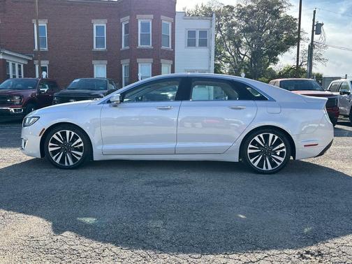 White Platinum Clearcoat Metallic 2017 Lincoln MKZ Select