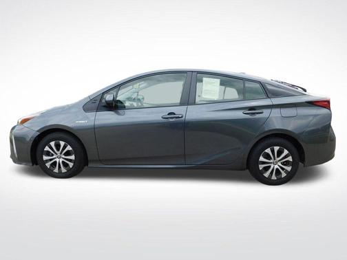 2022 Toyota Prius LE