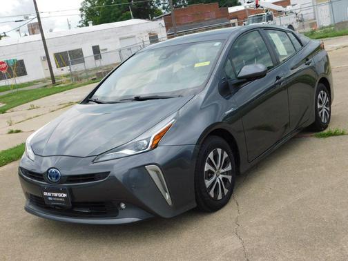 2022 Toyota Prius LE