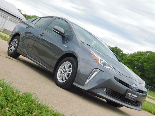 2022 Toyota Prius LE