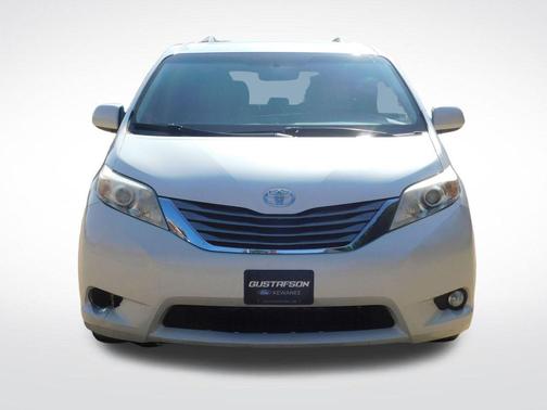 2016 Toyota Sienna XLE