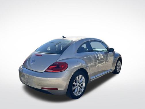 2013 Volkswagen Beetle 2.0L TDI
