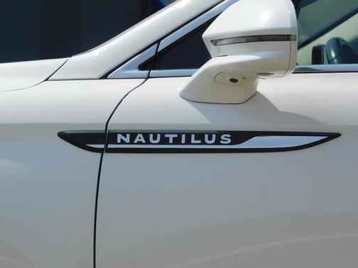 2021 Lincoln Nautilus Reserve