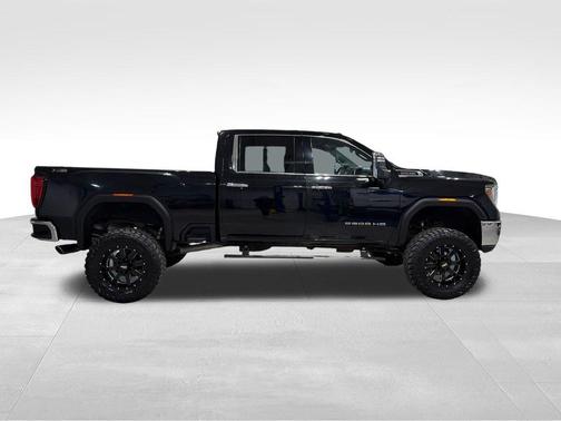 Onyx Black 2022 GMC Sierra 2500 SLT