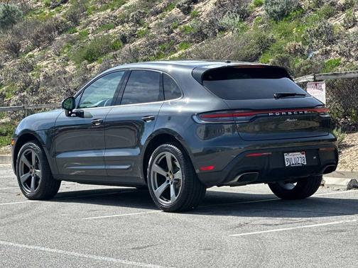 2025 Porsche Macan 