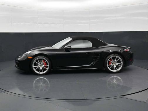Jet Black Metallic 2024 Porsche 718 Boxster