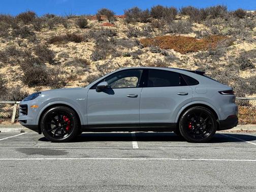 2025 Porsche Cayenne 