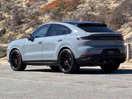 2025 Porsche Cayenne 