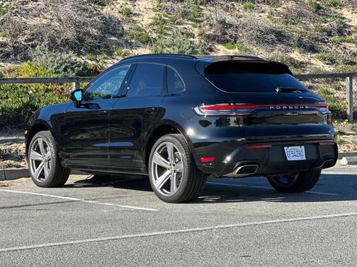 2025 Porsche Macan 