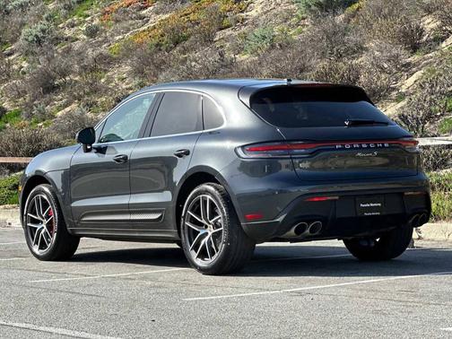 Volcano Grey Metallic 2025 Porsche Macan