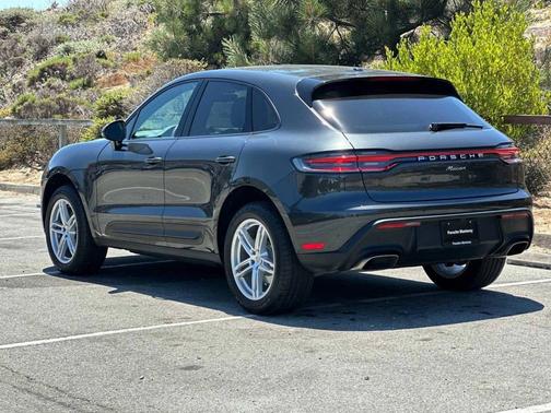 Volcano Grey Metallic 2025 Porsche Macan