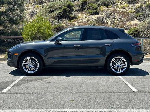 Volcano Grey Metallic 2025 Porsche Macan