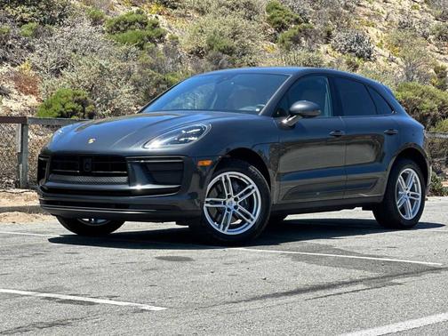 Volcano Grey Metallic 2025 Porsche Macan