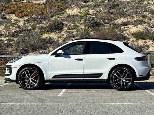 2022 Porsche Macan 