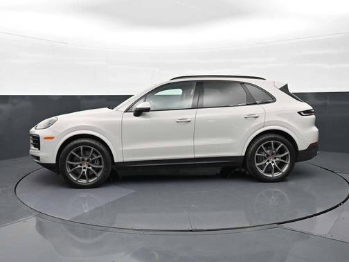 Chalk 2025 Porsche Cayenne