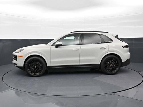 Chalk 2025 Porsche Cayenne