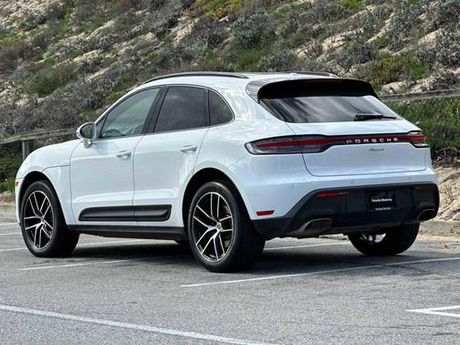 2022 Porsche Macan 