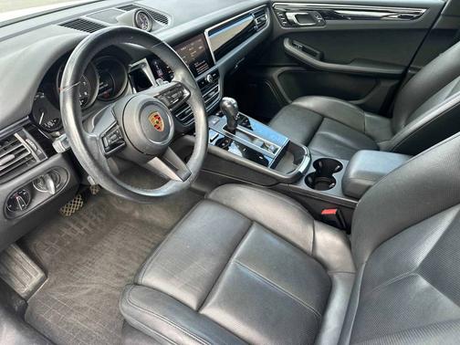 2022 Porsche Macan 