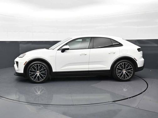 White 2025 Porsche Macan