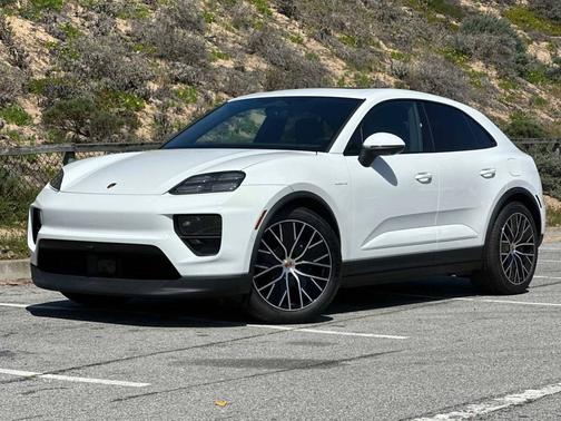 2025 Porsche Macan 