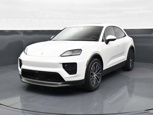 White 2025 Porsche Macan