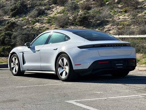 2024 Porsche Taycan 