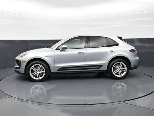 Dolomite Silver Metallic 2025 Porsche Macan