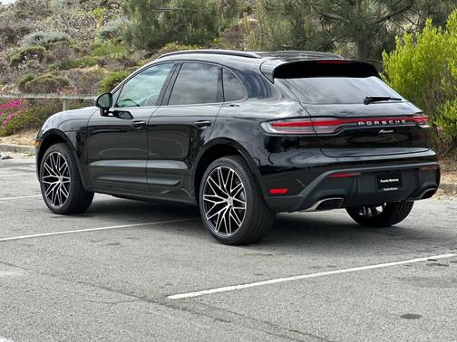 2025 Porsche Macan 