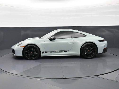 Shade Green Metallic 2025 Porsche 911