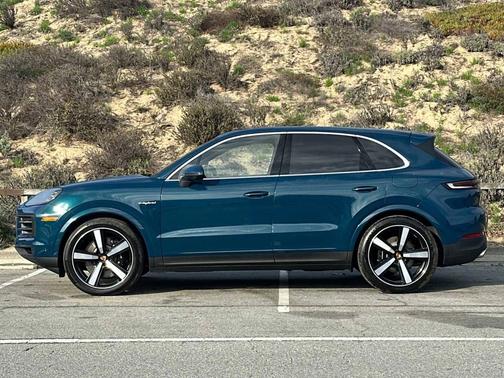 2025 Porsche Cayenne 
