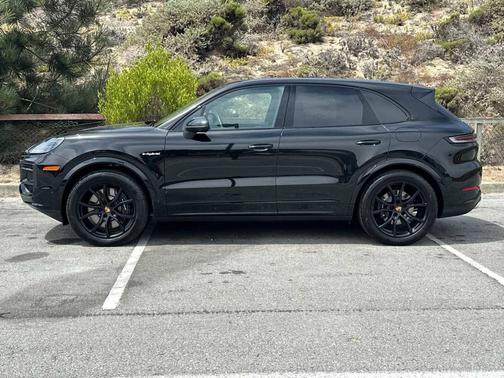 2025 Porsche Cayenne 