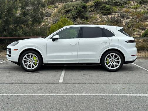 2024 Porsche Cayenne 