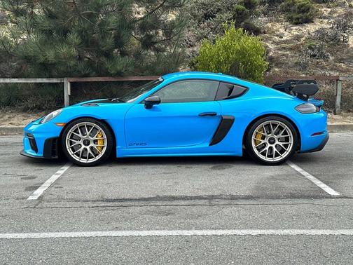 2023 Porsche 718 Cayman 