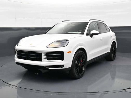 Carrara White Metallic 2024 Porsche Cayenne