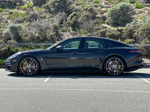 2021 Porsche Panamera 