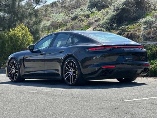 2021 Porsche Panamera 