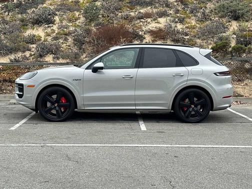 2025 Porsche Cayenne 