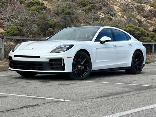 2025 Porsche Panamera 