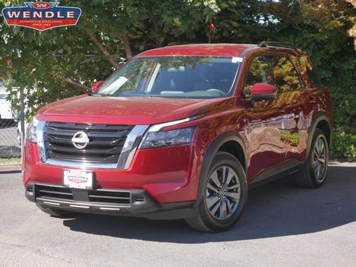 2024 Nissan Pathfinder SV