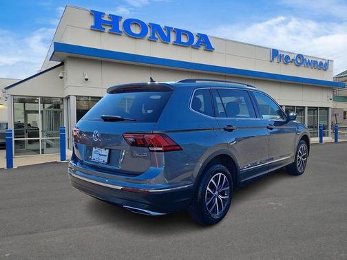 Platinum Gray Metallic 2020 Volkswagen Tiguan 2.0T SE 4MOTION