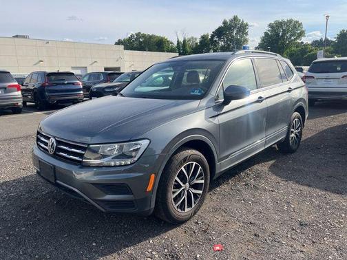 Platinum Gray Metallic 2020 Volkswagen Tiguan 2.0T SE 4MOTION